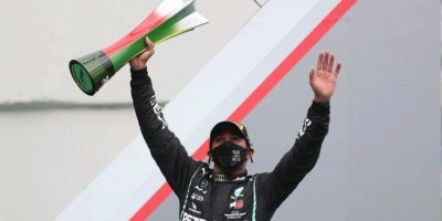 Lewis Hamilton F1 tarihine geçti! Michael Schumacher’i geçti…