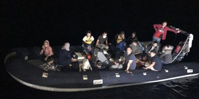 Yenierenköy açıklarında 23 düzensiz göçmen bulundu