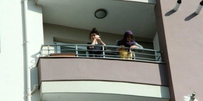 Annesi uyandırmak için odasına girdi cansız bedeniyle karşılaştı