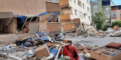 Depremden sonra hırsızlık için İzmir'e gitmişler..