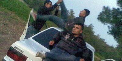 İki arkadaşını öldürdü, ağabeyini yaraladı