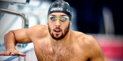 Milli yüzücü Emre Sakçı durdurulamıyor! Avrupa rekoru…