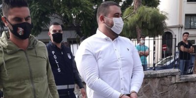 Kardeşini tabancayla vurdu