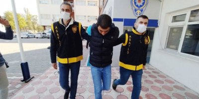 ‘Evlisin görüşmeyelim’ diyen kadını 6 yerinden bıçakladı