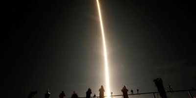 Bir ilk yaşandı: Astronotlar SpaceX ile gönderildi