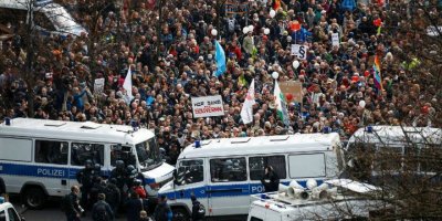 Binlerce kişi başkentte sokaklara döküldü