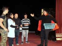 İskele Belediye Tiyatrosu’ndan yeni çocuk oyunu
