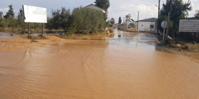 Bazı yollar yağış nedeniyle kapandı