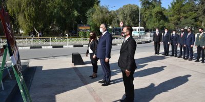 Öğretmenler Günü törenlerle kutlanıyor