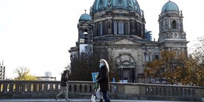 Almanya'daki kovid-19 kısıtlamaları 20 Aralık'a kadar uzatıldı