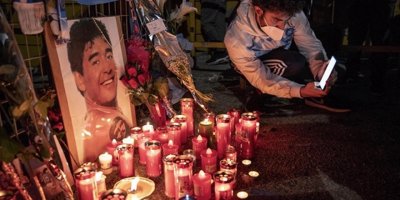 Napolililer Maradona İçin Sokaklara Döküldü