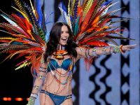 Adriana Lima: Artık boş yere soyunmayacağım