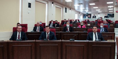 Hükümet nisabı zor sağladı