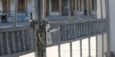 Güney Kıbrıs okulları kapattı