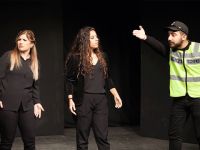 Karatahta oyununun Çarşamba günkü geliri “Theatre 28”e bağışlanacak