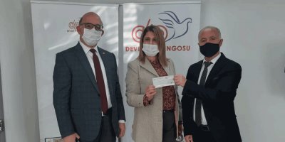 Devlet Piyangosu’nun yılbaşı talihlisi ikramiyesini aldı