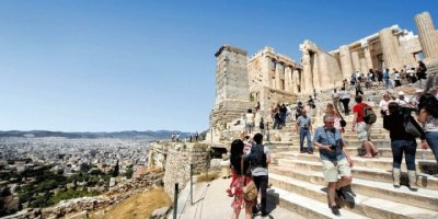 Yunanistan’ın umudu turizmde: Aşı zorunluluğu aranmayacak