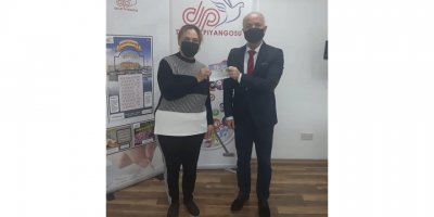 Devlet piyangosu talihlisi 400 bin TL’lik çekini teslim aldı