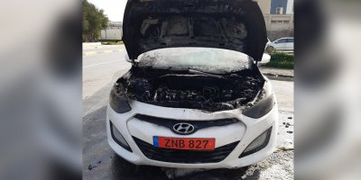 Seyir halindeki kiralık araç alev aldı