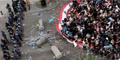 Lübnan’da corona protestolarının şiddeti artıyor