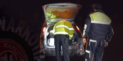 4 kiloya yakın uyuşturucu ele geçirildi