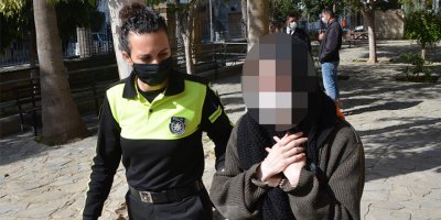 Kan vererek para karşılığı öğrenci izni çıkardı!