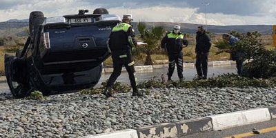 Korkunç kazada araç takla attı