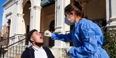 İskele’de öğrencilere antijen testi yapıldı