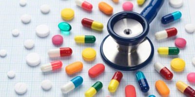 Tarihi geçmiş onlarca ilaç tarlaya döküldü