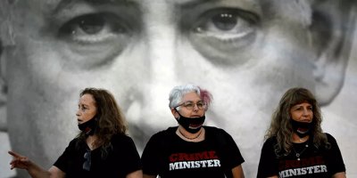 Netanyahu yolsuzluk davası: Savcı 'başbakanlığı para birimine çevirdi