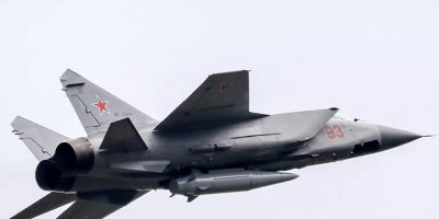 Rus MiG-31 uçağı, Pasifik Okyanusu’nda ABD’nin keşif uçağının sınıra girmesini engelledi