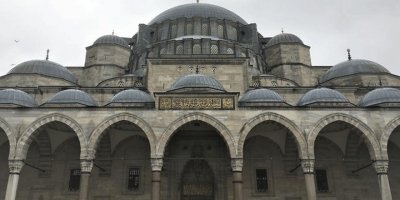 Sokağa çıkma kısıtlamasında "Cuma namazı" istisnası