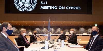 Kıbrıs toplantısının ilk oturumu başladı