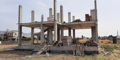 Beton sularken düştü!