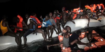 Libya açıklarında yakalanan 650 göçmen zorla geri gönderildi