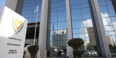 Rum Sağlık Bakanlığı Binasa Patlayıcı Madde Atıldı