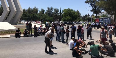 Eylemdeki hayvan üreticileri özgürlük anıtını da trafiğe kapattı