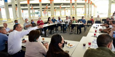 Lefkoşa muhtarları açık pazar tesisini inceledi