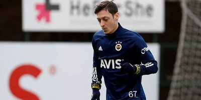 Arsenal, Mesut Özil'e 19 milyon euroluk son ödemeyi yaparak ilişiğini resmen kesti