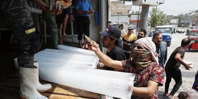 Irak'ta sıcaklık gölgede 50 dereceyi aştı: 'Buzdolapları eriyor, çocukların soğuk suya ihtiyacı var'