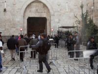 İsrail Kudüs'ün ana giriş kapısına bariyerler yerleştirdi