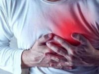 Şiddetlenen göğüs ağrısında "20 dakika" uyarısı