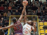 Lider YDÜ’ye İtalyanlar da direnemedi… Famila Schio: 65 – YDÜ: 72