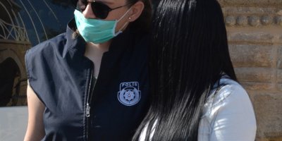 903 bin 392 TL'yi sirkat etti