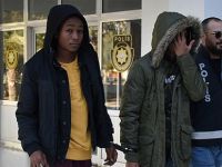 Kitap yerine uyuşturucu çıktı