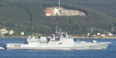 Rus askeri gemisi Çanakkale Boğazı'ndan geçiş yaptı