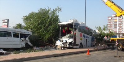 Mersin'de yolcu otobüsü devrildi: 37 yaralı