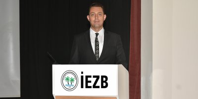 "Lüks otomobillerde gezip ahkâm kesmek kolay"