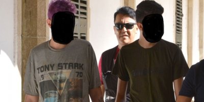 Yaşları 17! Para istediler, demirle dövdüler..