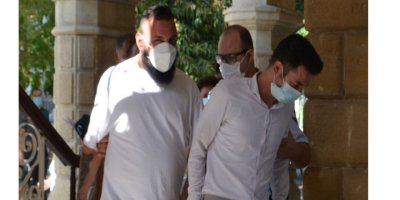 Otel müdürü işlemlerin hızlanmasını istedi!